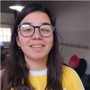 Profesora y Licenciada en música da clases de piano, música y lenguaje musical